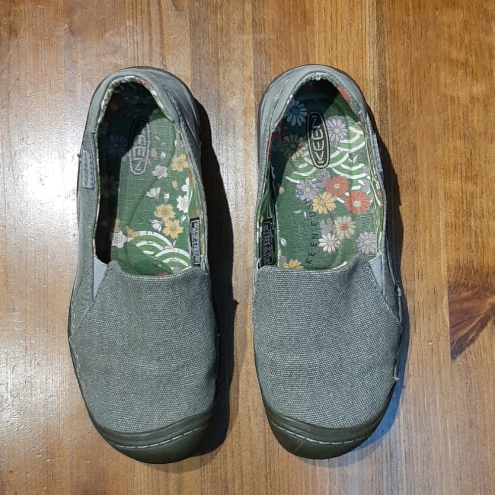 Keen Cush Canvas Slip On Shoes, 8
